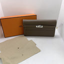 Hermès Brown Kelly Wallet H051300ck18 Classic Veau Epsom Étoupe Y Stamp, photo 3