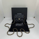 Portcard Chanel SLG Classic Flap cu lanț din piele Caviar, negru