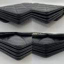 Portcard Chanel SLG Classic Flap cu lanț din piele Caviar, negru
