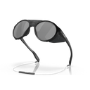 Oakley Clifden Matte Black Traverse Latitude