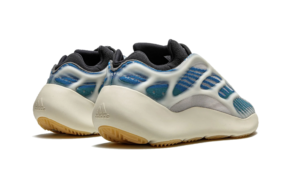 Adidas yeezy 700 true 2025 to size