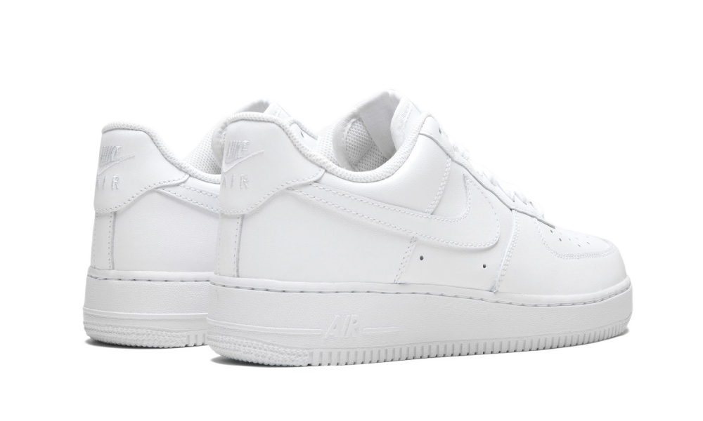 Nike Air Force 1 ホワイト Nike Air Force 1 Low '07 Triple White - True to Sole