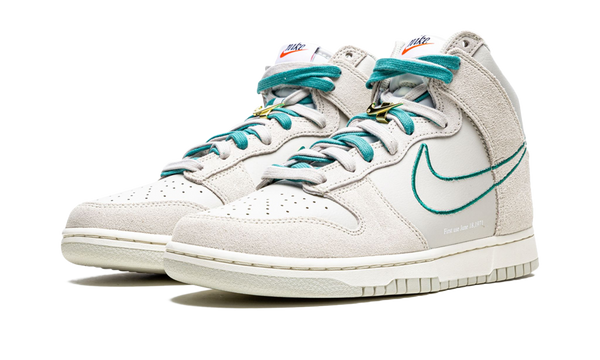 Nike Dunk High SE First Use - Green Noise