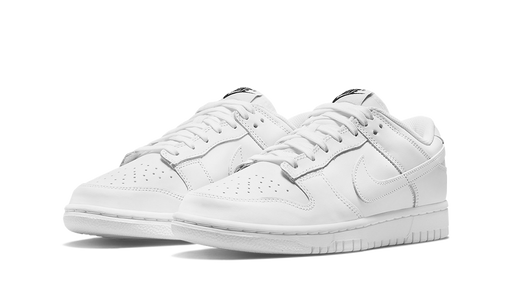 Nike dunk 2024 low triple white