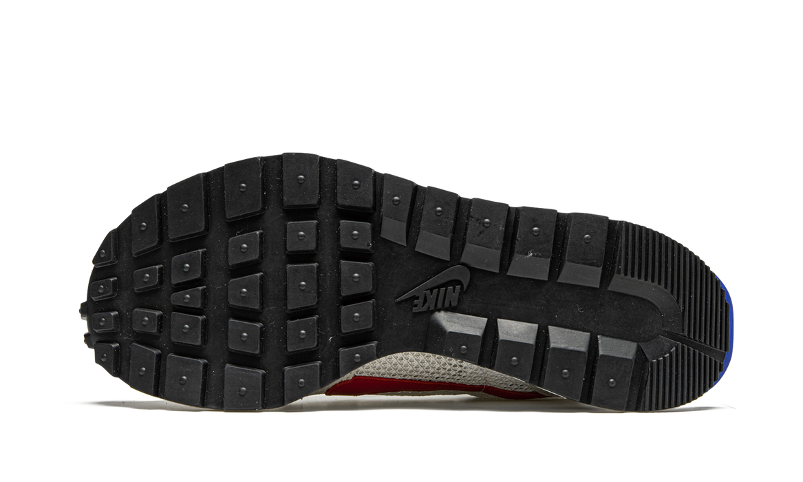 Sacai x Nike VaporWaffle 'Sport Fuchsia' (CV1363-100) - True to Sole