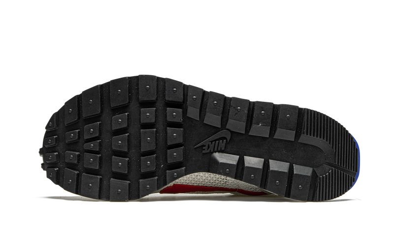 Sacai x Nike VaporWaffle 'Sport Fuchsia' (CV1363-100) - True to Sole
